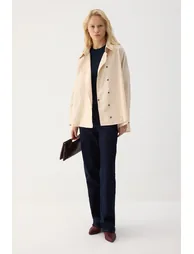 SHIRT-COLLARED LIGHTWEIGHT JACKET