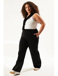 Plus Size Sweatpants - Black - Wide leg - 1