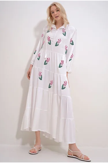 فستان بكشكش بتطريز - أبيض