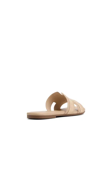 شبشب كول ات سبرينج باللون البيج