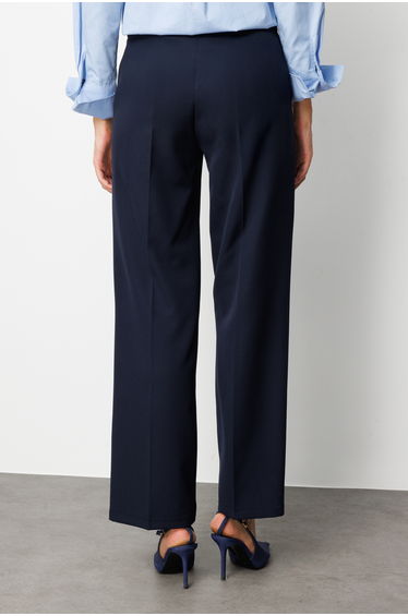 Mizalle Pocketed Classic Fabric Trousers product thumbnail 2