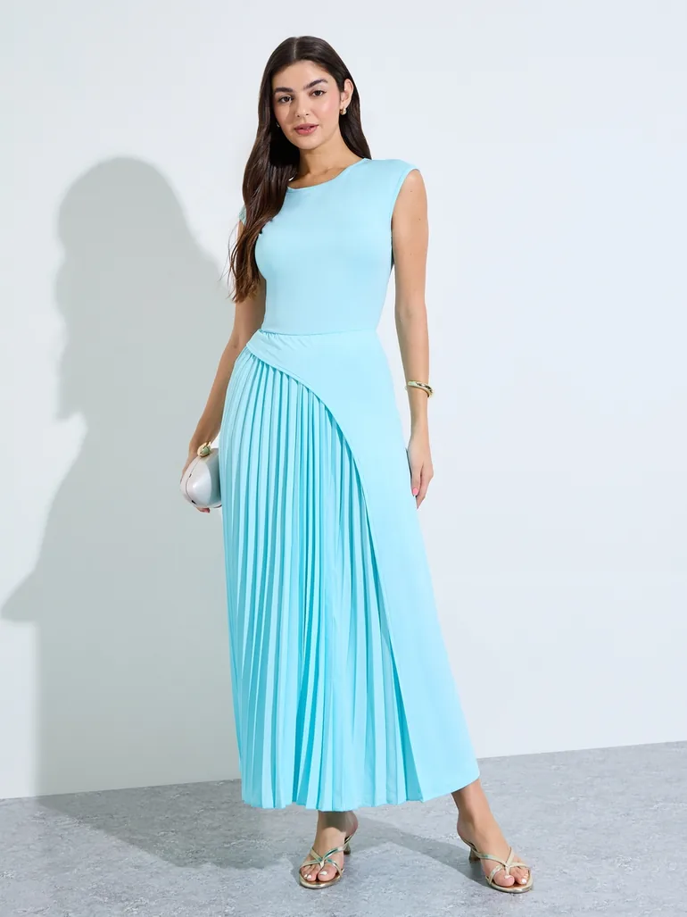 Blue Solid Pleated A-Line Maxi Dress - 2