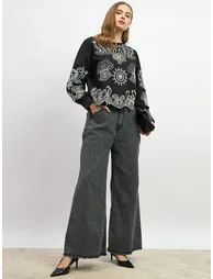 Schiffli Scalloped Hem Long Sleeve Top