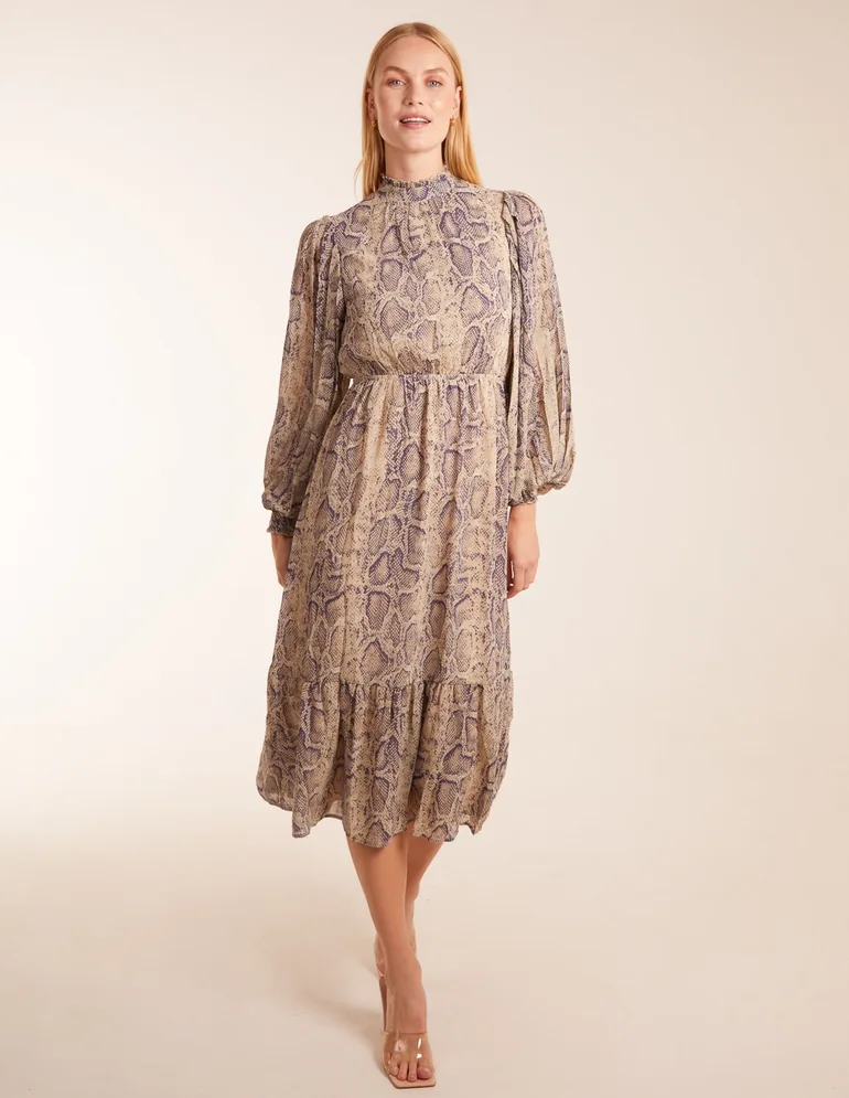 فستان بلو فانيلا ميدي على شكل حرف A بأكمام طويلة متعدد الألوان