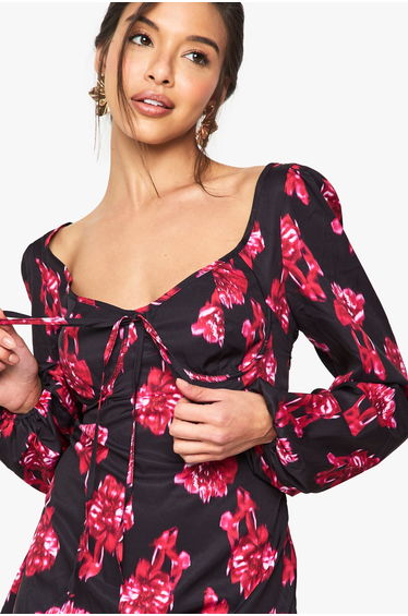 Blur Floral Milkmaid Mini Dress - black product thumbnail 4