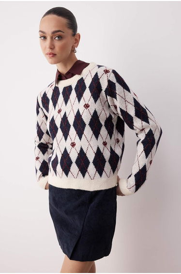 Ecru Soft Textured Heart-Shaped Diamond Patterned Glittery Knitwear Sweater