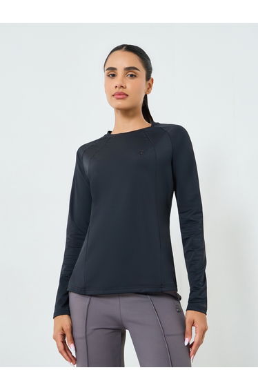 Women Pocket Rubber Logo Thumbhole Top