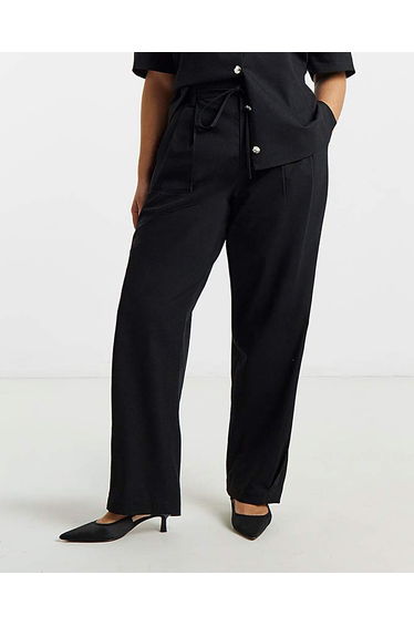 Simply Be Black Pleated Barrel Trousers product thumbnail 4