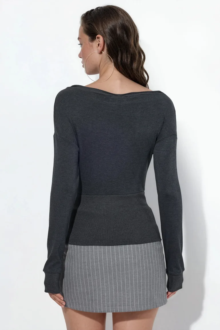 BUSEM Women's Cropped Ribbed Crew Neck Sweater - 2