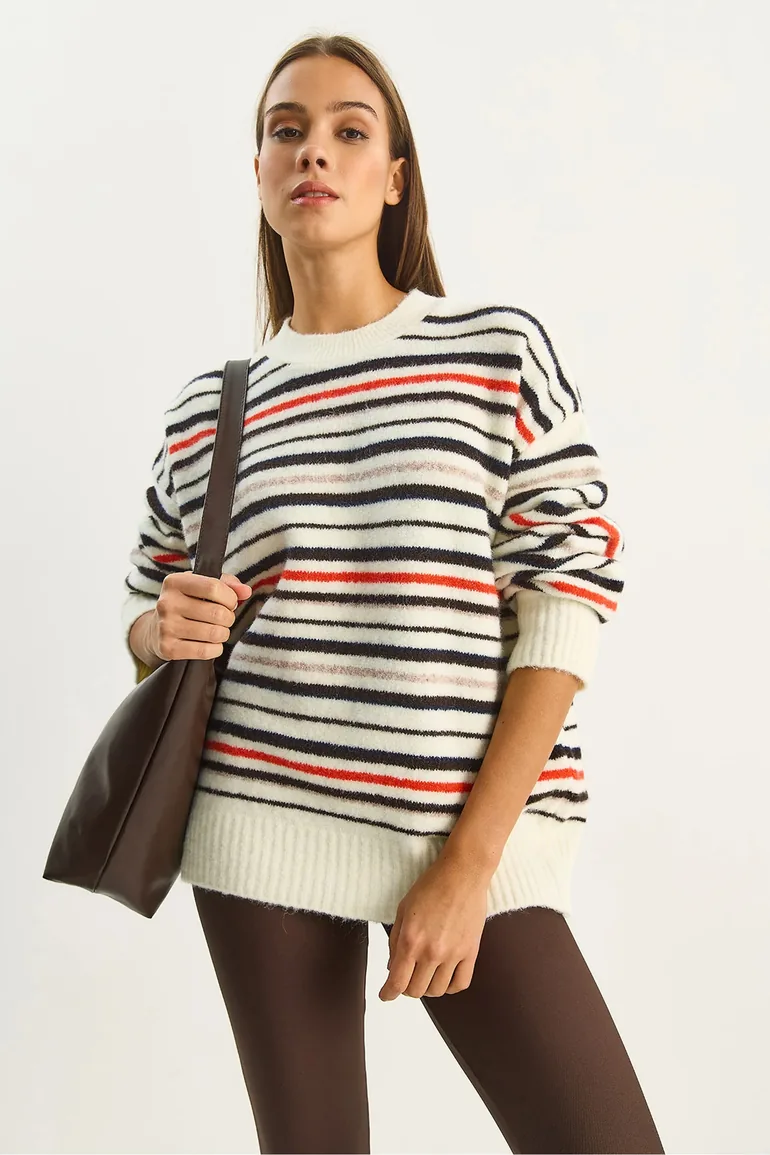 LUCCI Oversized Striped Knit Sweater - 3