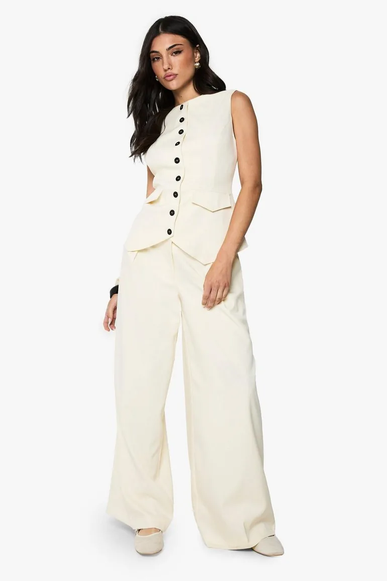 Pleated Extreme Wide Leg Tailored Trouser - cream