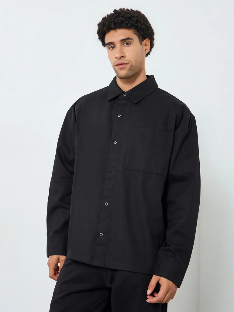 Men Black Oversized Spread Collar Shirt - 1