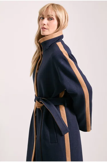 معطف بياقة عالية