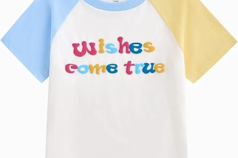 Unisex Short Sleeve T-Shirt - Contrast Sleeves With Bulky Front Print And Crew Neck - 1