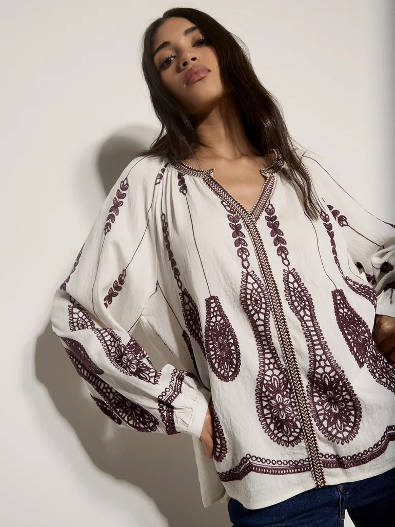 Floral Leaf Embroidered Blouse - 2