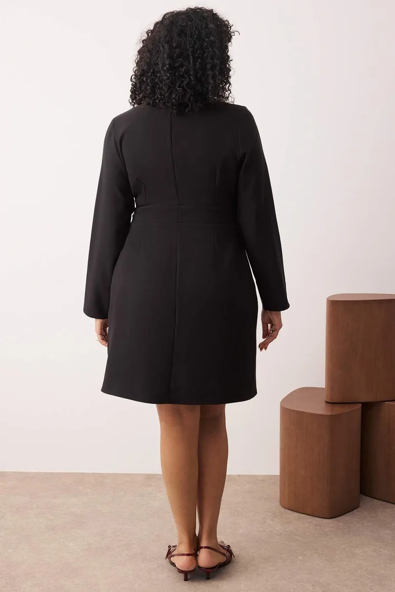 Black Buttoned Woven Mini Plus Size Jacket Dress Trendyol Curve Black :  Dresses : VogaCloset Bahrain