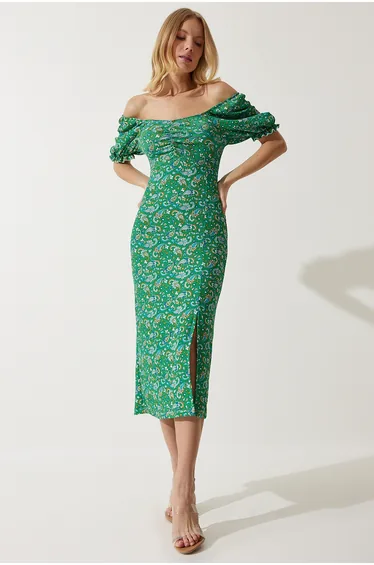 فستان إيلاستيك بياقة كارمن لون أخضر