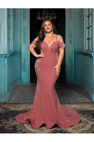 Glamorous Mature Plus Size Rhinestone Halter Floor Length Women Gown Dress