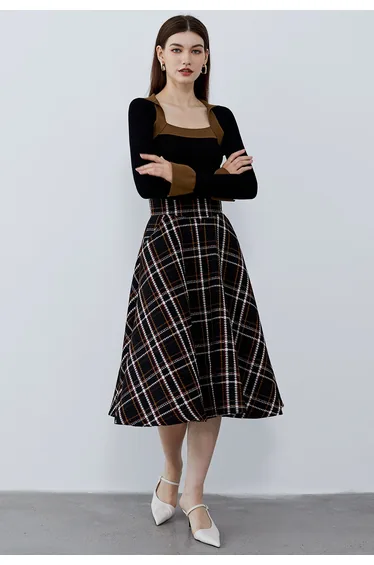 Square Neck Collared Color Block Knit Top in Black