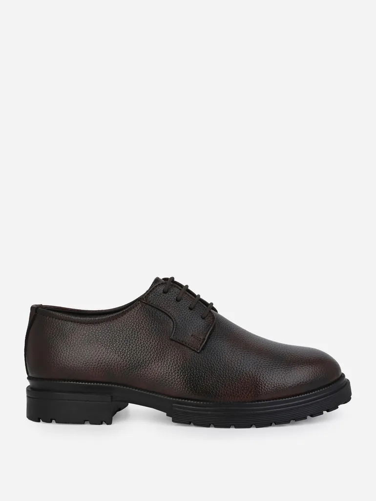Textured Faux Leather Lace Up Oxford Shoes - 2