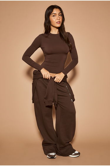 DSGN Studio Butter Soft Long Sleeve Top - dark chocolate