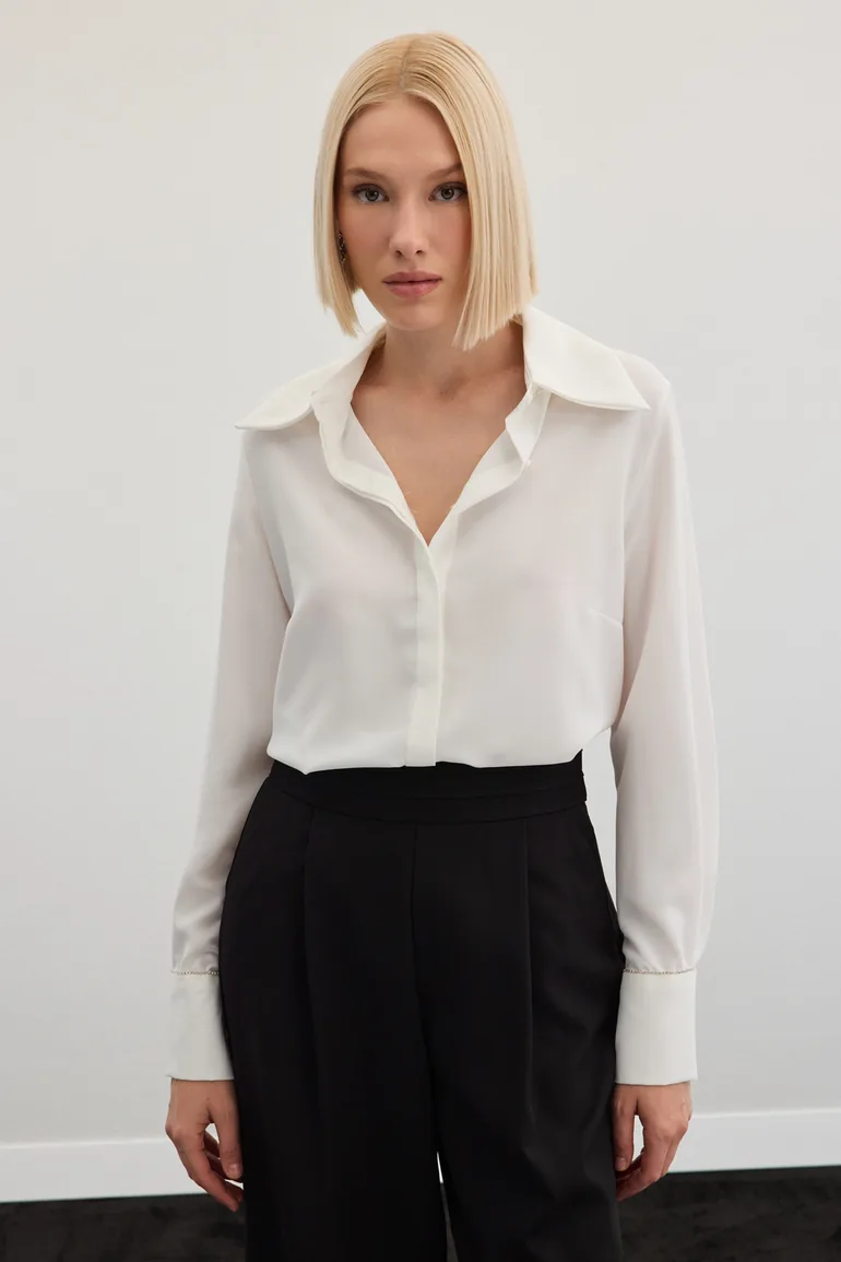 Classic Shirt with Accessories - 3