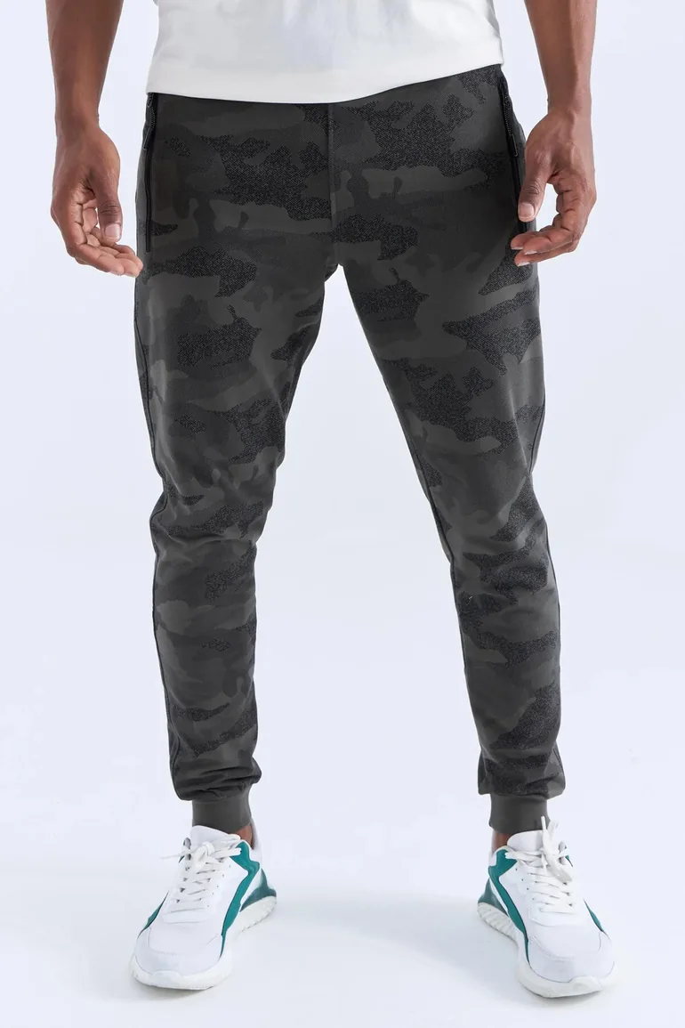 TOMMY Men's Camouflage Slim Fit Sweatpants - 3