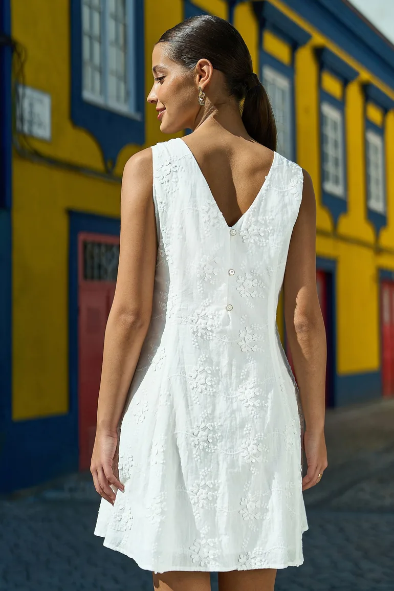 Yumi White Cotton Applique Flower Swing Shift Dress - 2