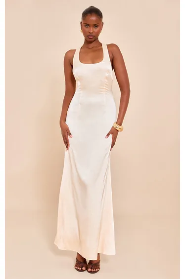 فستان ماكسي ساتان بتقاطع خلفي لون بيج