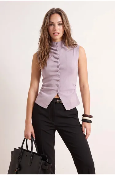 Lila Soft Textured Patch Detailed High Neck Sleeveless Knitwear Blouse