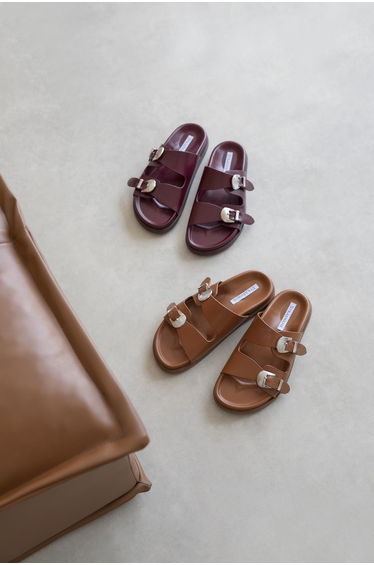 Orban Women's Buckle Detail Casual Comfort Leather Slippers product thumbnail 3