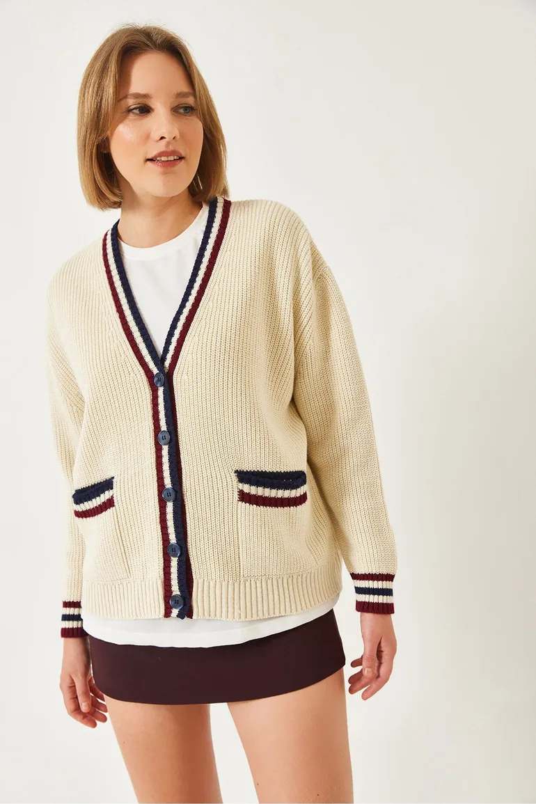 LUCCI Patterned V-Neck Ribbed Cardigan with Pockets - 2