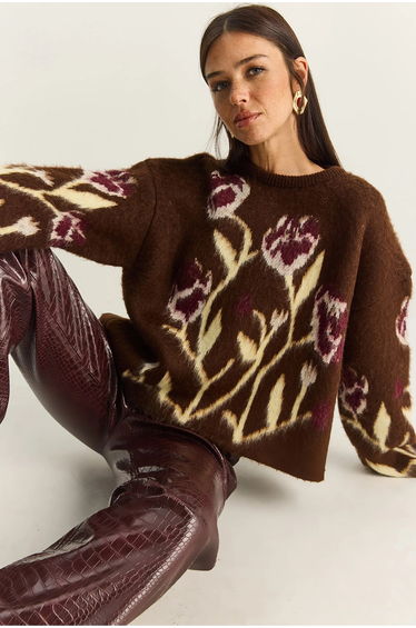LUCCI Crew Neck Flowering Sweater