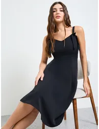 Black Solid Bow Straps A-Line Midi Dress - 1