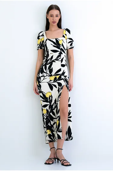 فستان تريند ألاكاتي ستايل متعدد الالوان بقصة مستقيمة بطبعة أزهار