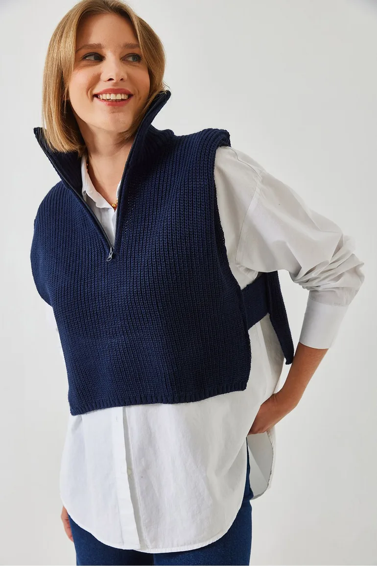 Women's Zippered Knitwear Sweater - 2