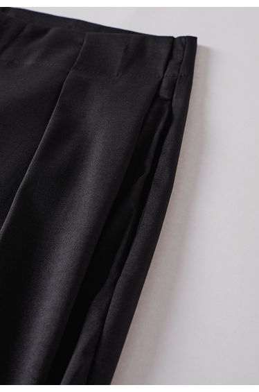 Drapey Front Pleat Straight-Leg Pants in Black for Office Days & Weekend Brunches product thumbnail 4