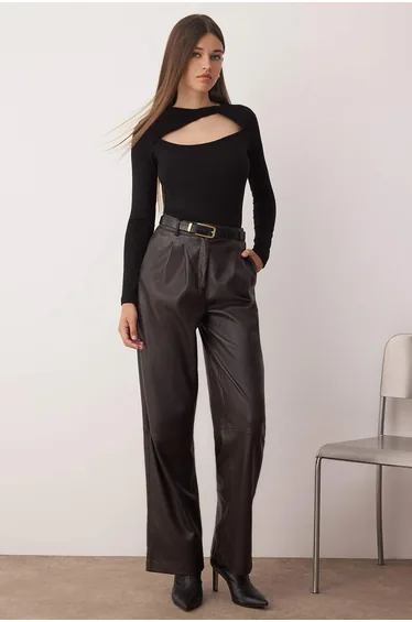 Black Cut Out Detailed Body-Smoothing Regular Length Flexible Knitted Blouse