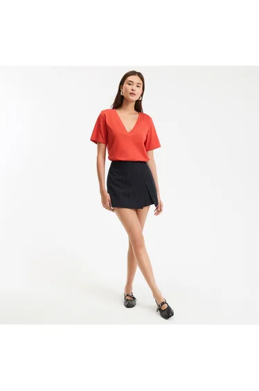 Loose Fit V-Neck T-Shirt with Short Sleeves
