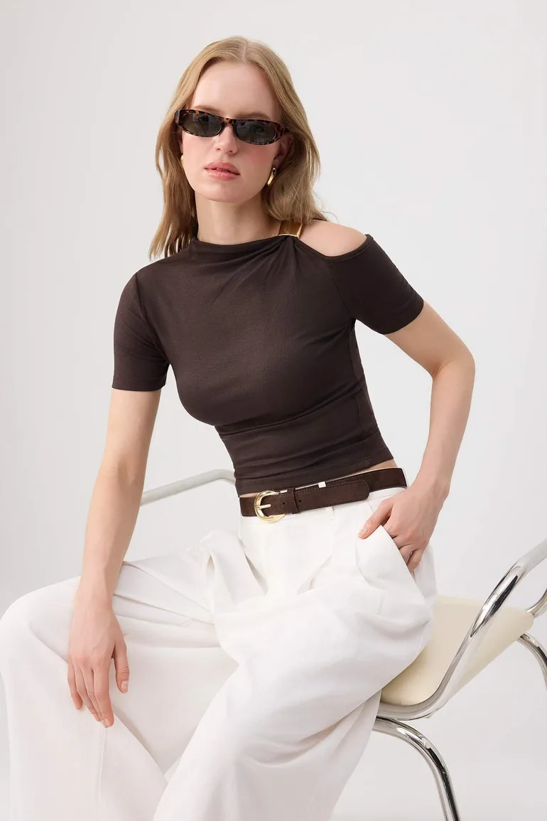 Brown Fitted/Asymmetrical Neckline Accessory Detailed Soft Knitted Undershirt - 1