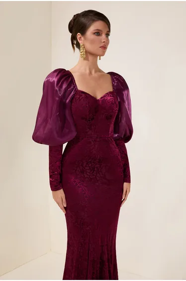 فستان ماكسي مخمل شبه شفاف بياقة سويتهارت