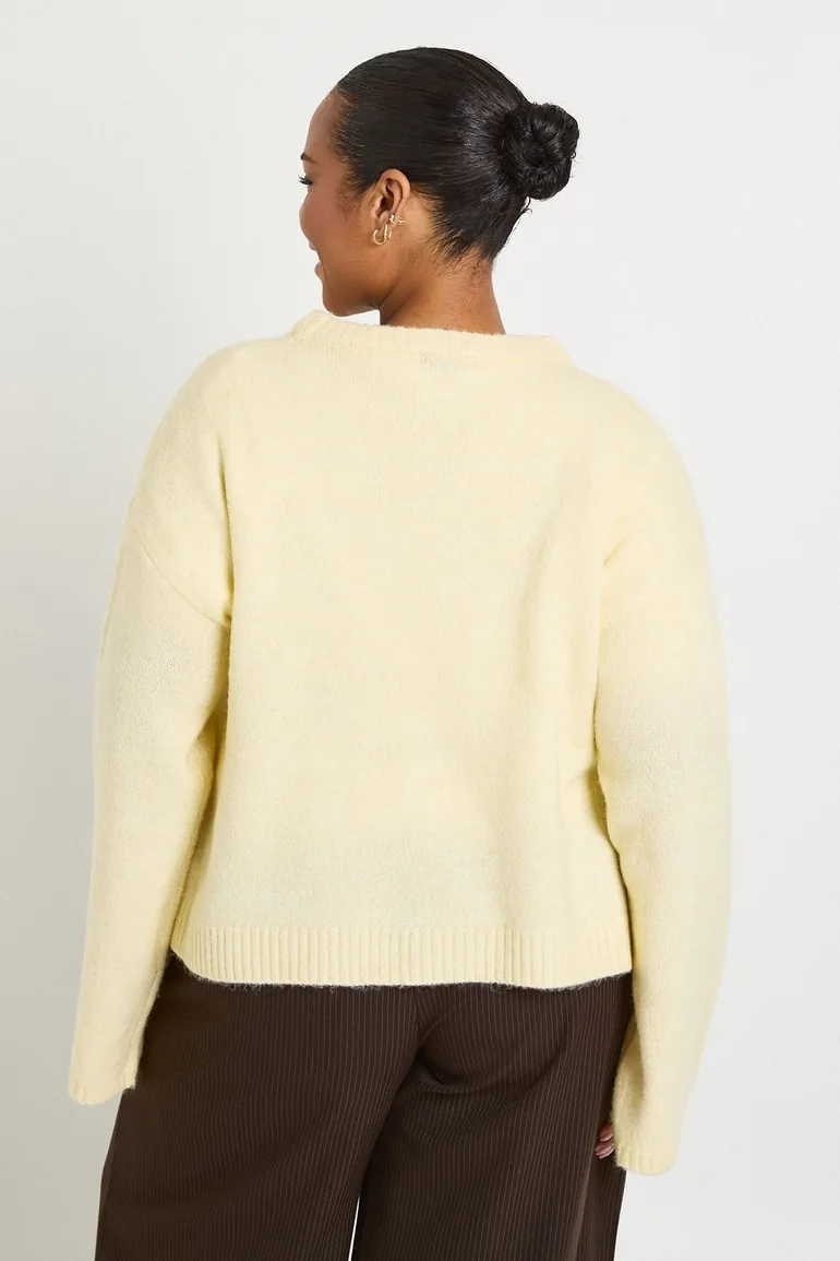 Plus Super Soft Crew Knitted Jumper - butter - 2