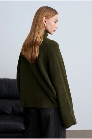 Dilvin Oversized Ribbed Turtleneck Sweater product thumbnail 3