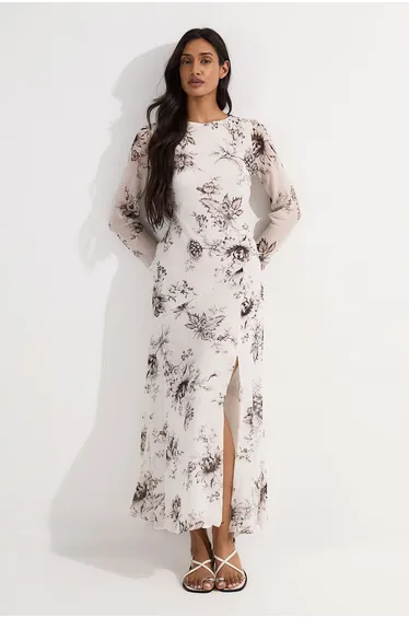 Petite Sheer Viscose Georgette Sketchy Floral Deep V Woven Halter Neck Dress