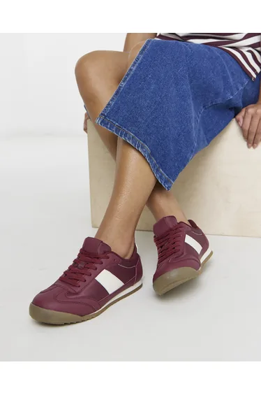 Classic Retro Trainer Wide