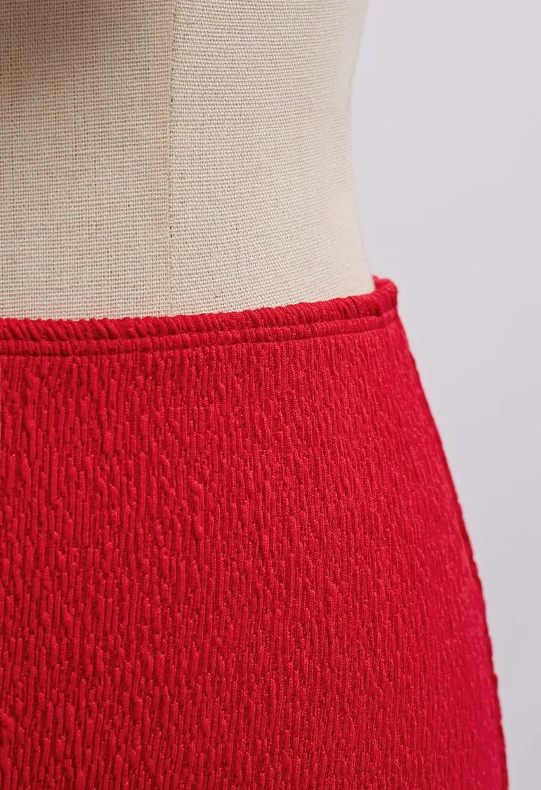 One-Shoulder Knotted Texture Bikini Set in Red - 4