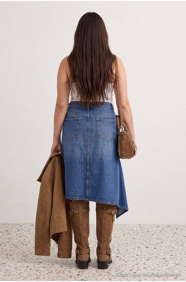 Blue Regular Waist Asymmetrical Hem A-Line Denim Plus Size Skirt product thumbnail 2