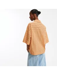 قميص بتخريم إنجليزي بتصميم واسع بأكمام بطول الكوع - 4