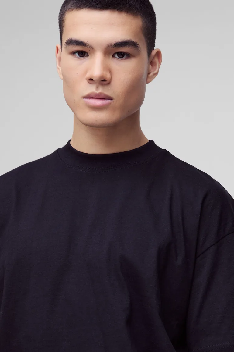 Oversized Extended Neck T-shirt - black - 2