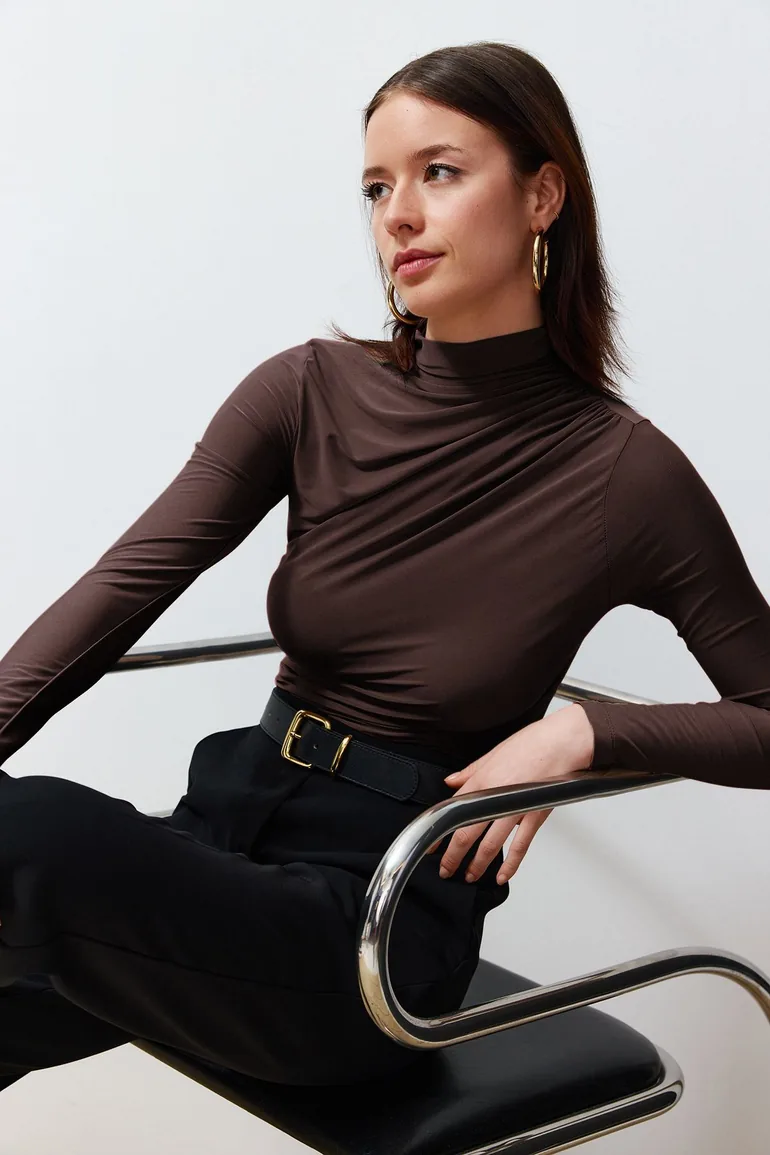 Brown Pleated Square Neck Body-Smoothing Flexible Knitted Blouse - 5